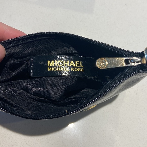 Michael Kors MK logo Shiny Black Zipper Wallet - Picture 11 of 15